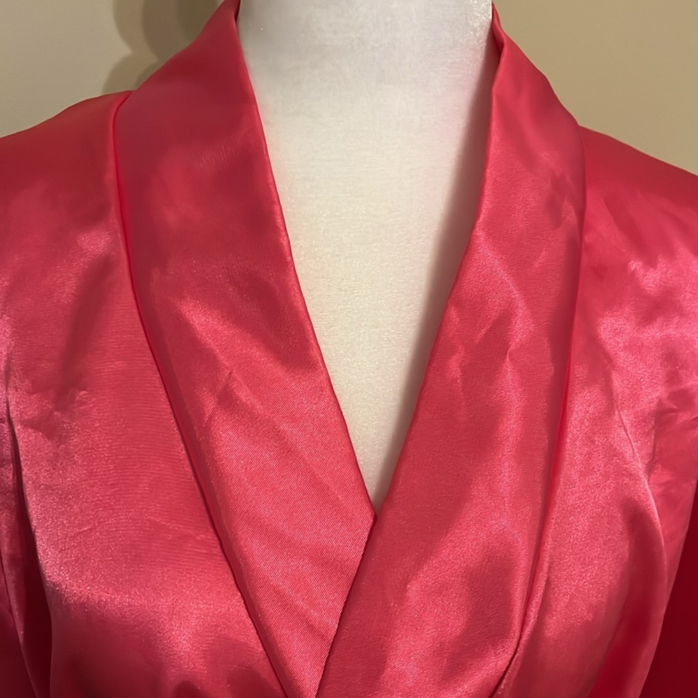 Pink Robe - Picture 3 of 13